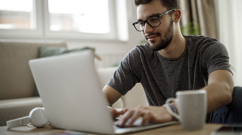 Covid-19 : le nombre d&rsquo;appels passés au 15 divisé par 8 grâce à maladiecoronavirus.fr