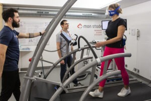 Une séance d'activité physique adaptée à la maison sport santé Mon Stade